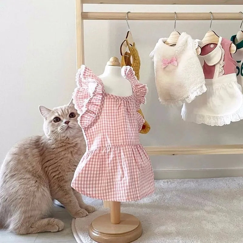 Spring/summer new pet dog dress pink plaid lace lace soft and comfortable pet clothes suitable for cats and dogs